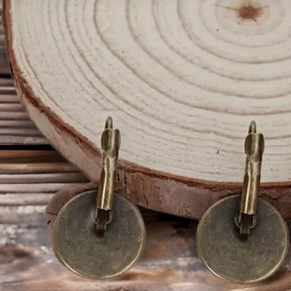 New Handmade Resin Round Sunflower Decor Hoop Earrings - Picture 5 of 6